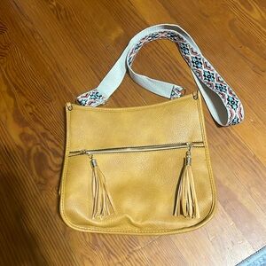 Crossbody pocketbook.